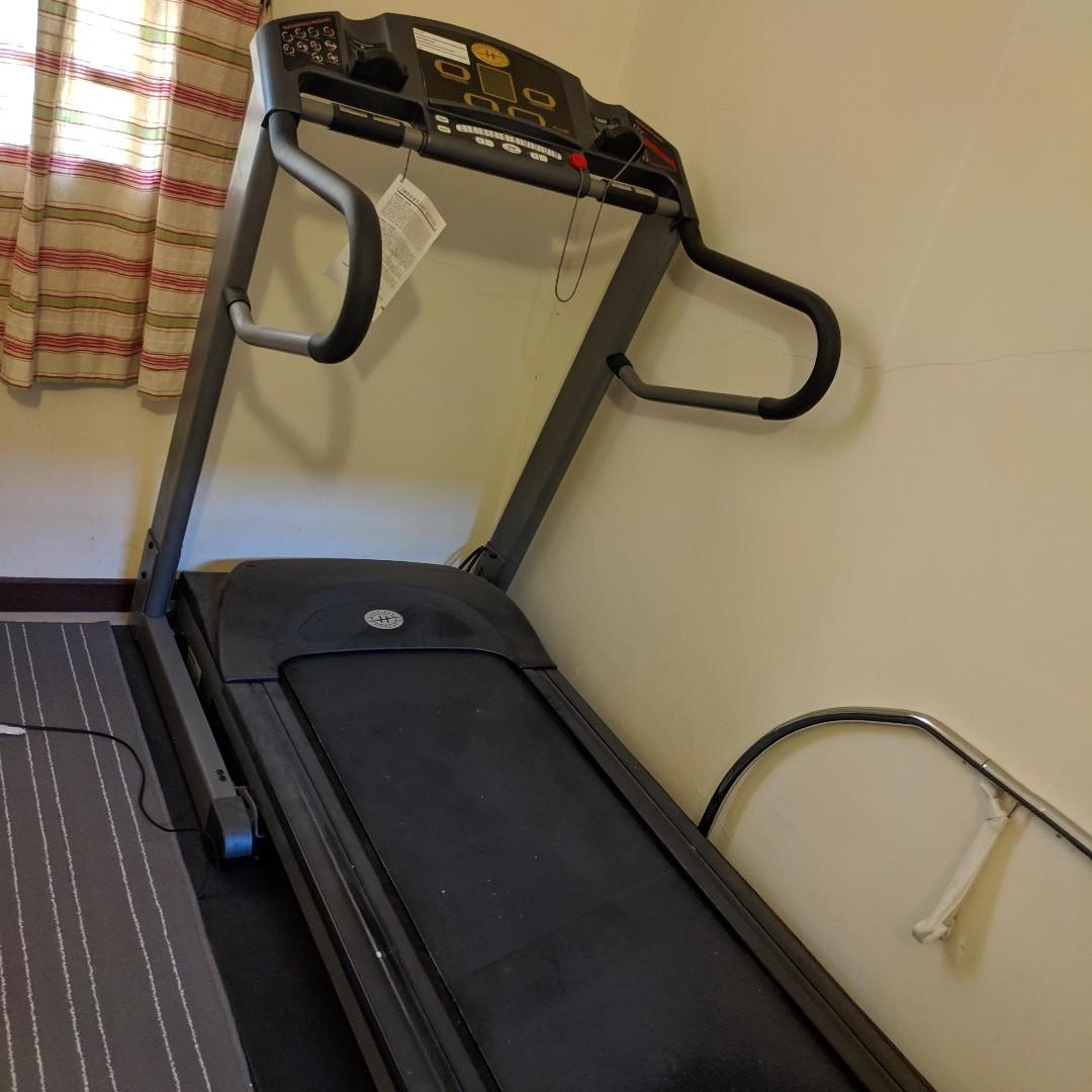 Heavy Duty Treadmill for sale Excellent running and cosmetic condition