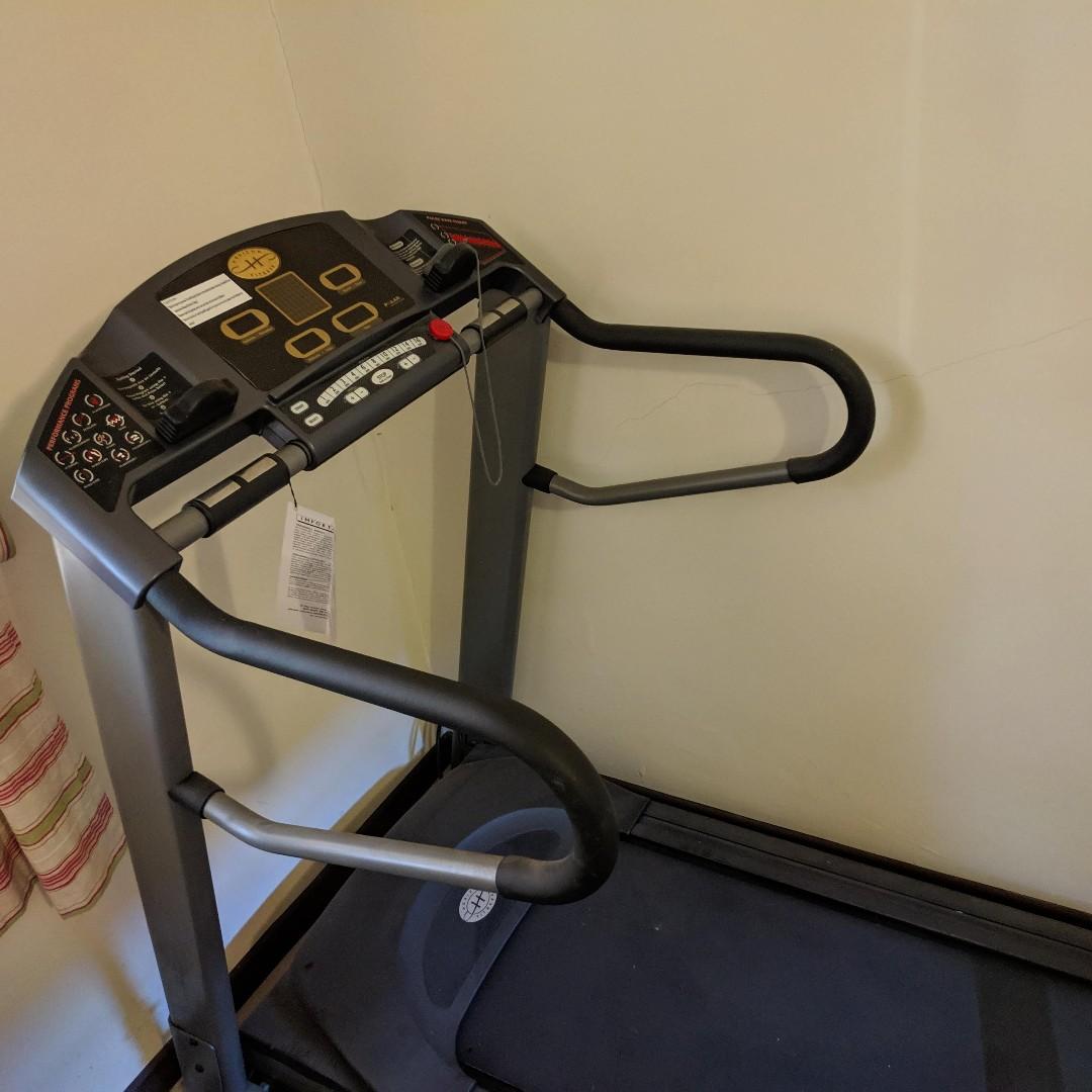 Heavy Duty Treadmill for sale Excellent running and cosmetic