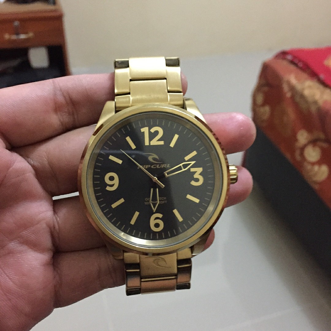 Jam tangan RIPCURL ORI titan gold