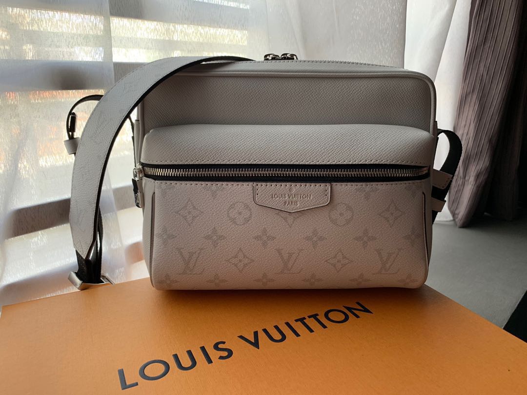 Real vs Fake Louis Vuitton Outdoor Messenger Bag M30233 Monogram Eclipse  Taiga Black 