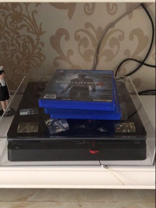 Ps4 outlet glass case