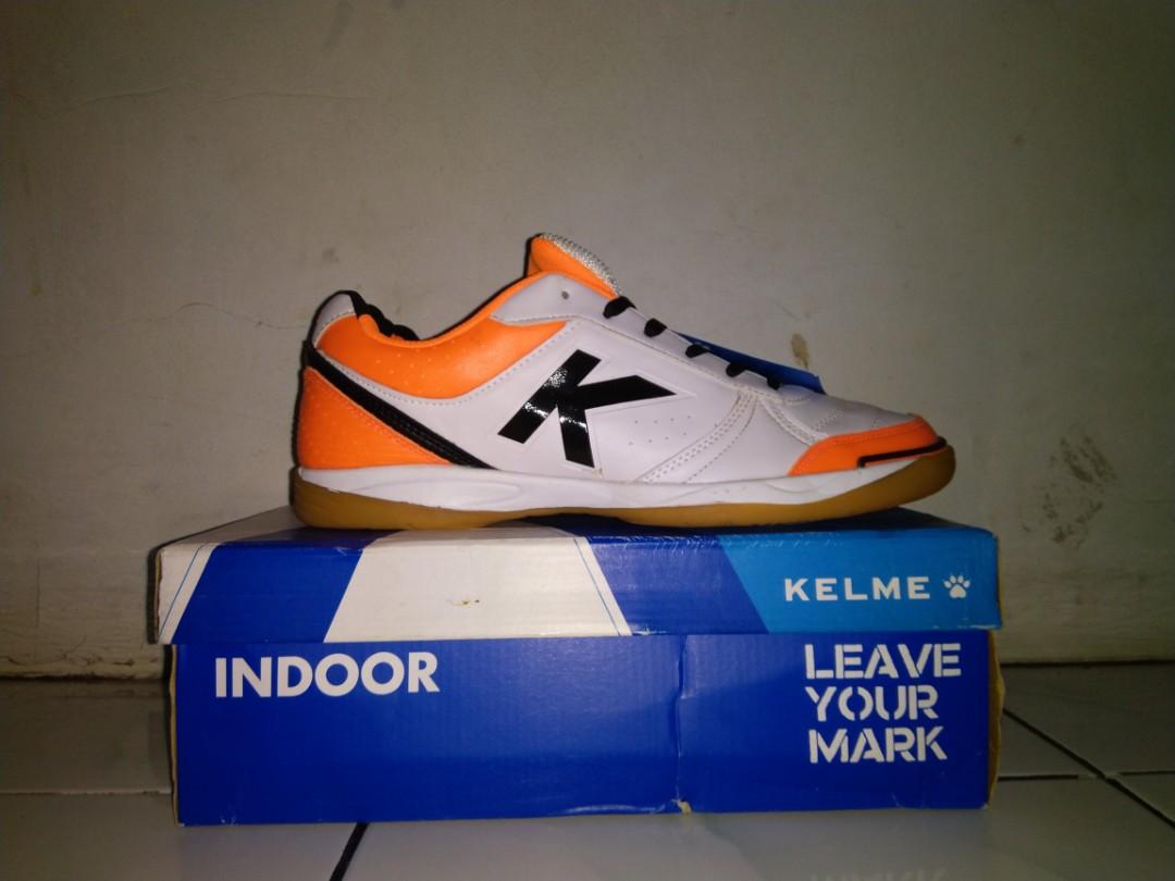 sepatu futsal kelme