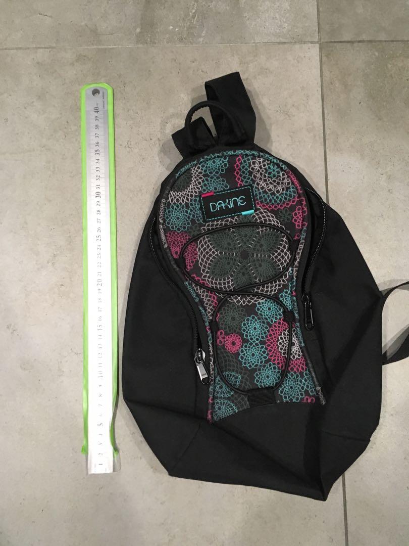 Small dakine backpack snowboarding bag