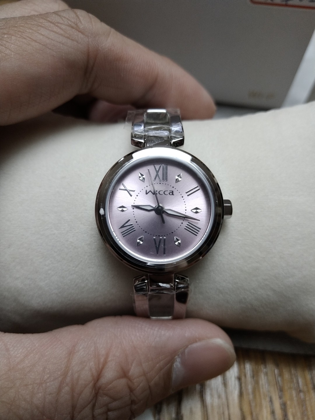 英倫時尚腕錶BG3-911-91, 名牌精品, 精品手錶在旋轉拍賣