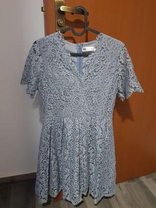 Lace v-neck dress