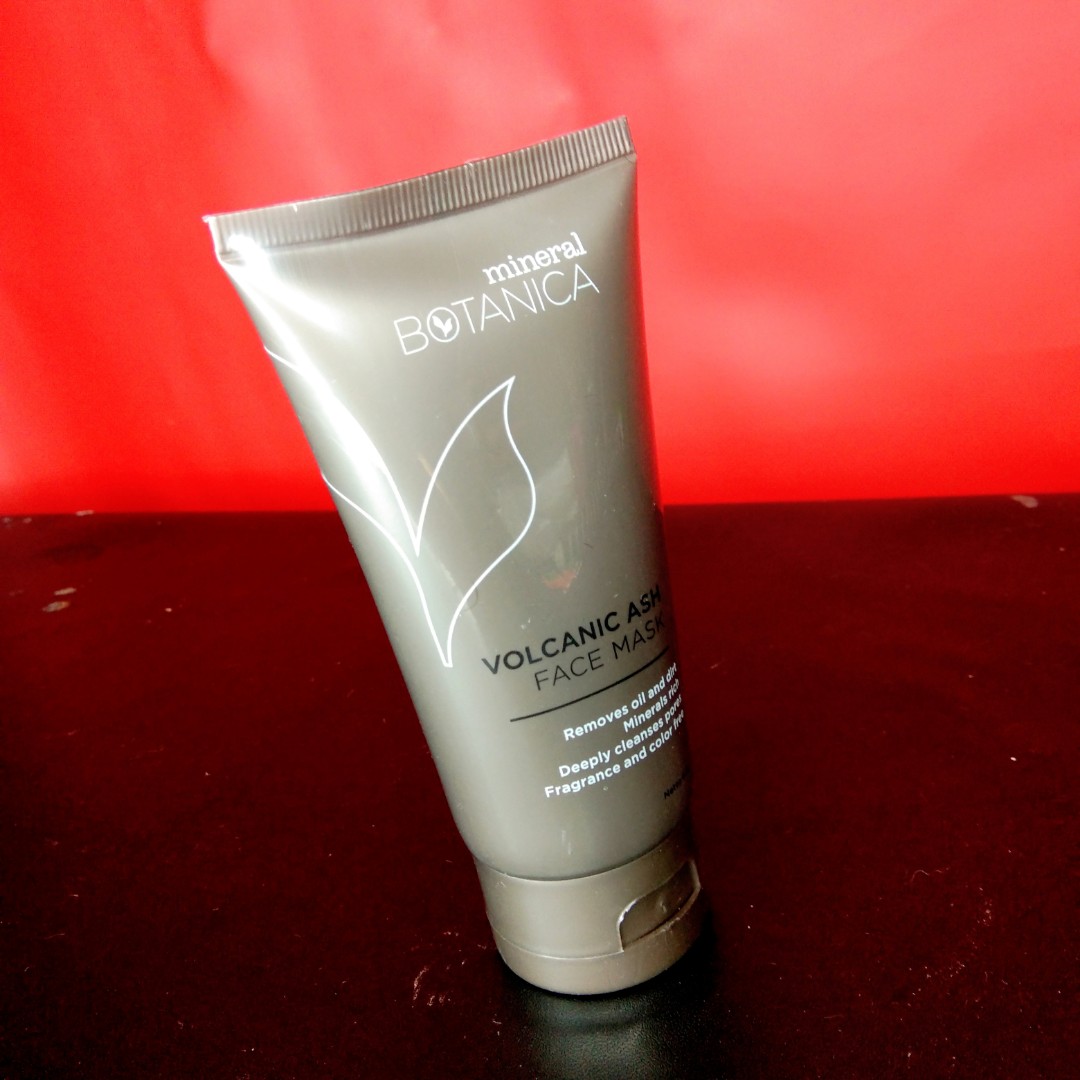 Mineral Botanica Volcanic Ash Facial Mask Kesehatan Kecantikan Kulit Sabun Tubuh Di Carousell Wash it away with water. mineral botanica volcanic ash facial mask