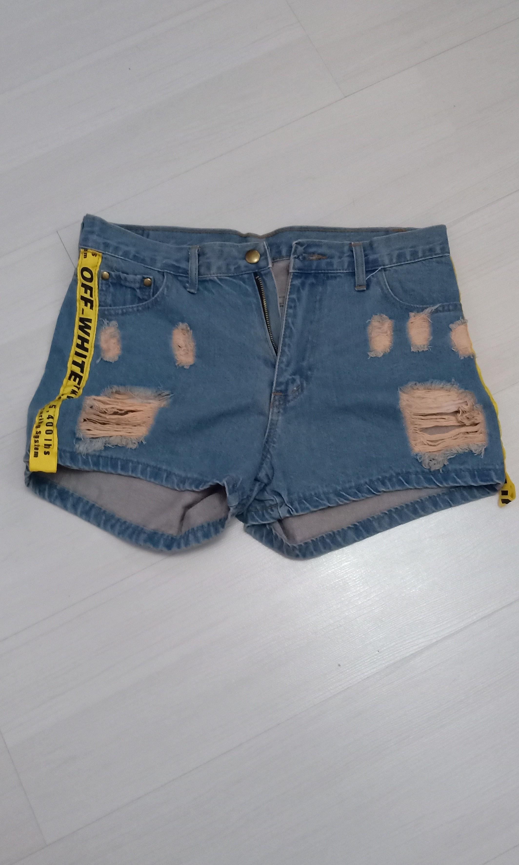 ala OFF WHITE denim cut out shorts (Category: Shorts) located in Manila. Submitted by declutter_with_s (Listing ID 228526095, Image 1). Description: ala off white. hype beast.