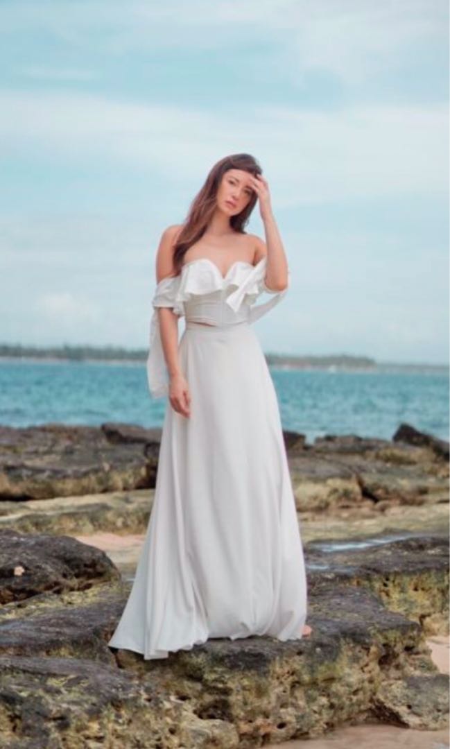 White Christian Wedding Gown For Sale | ApnaComplex Classifieds