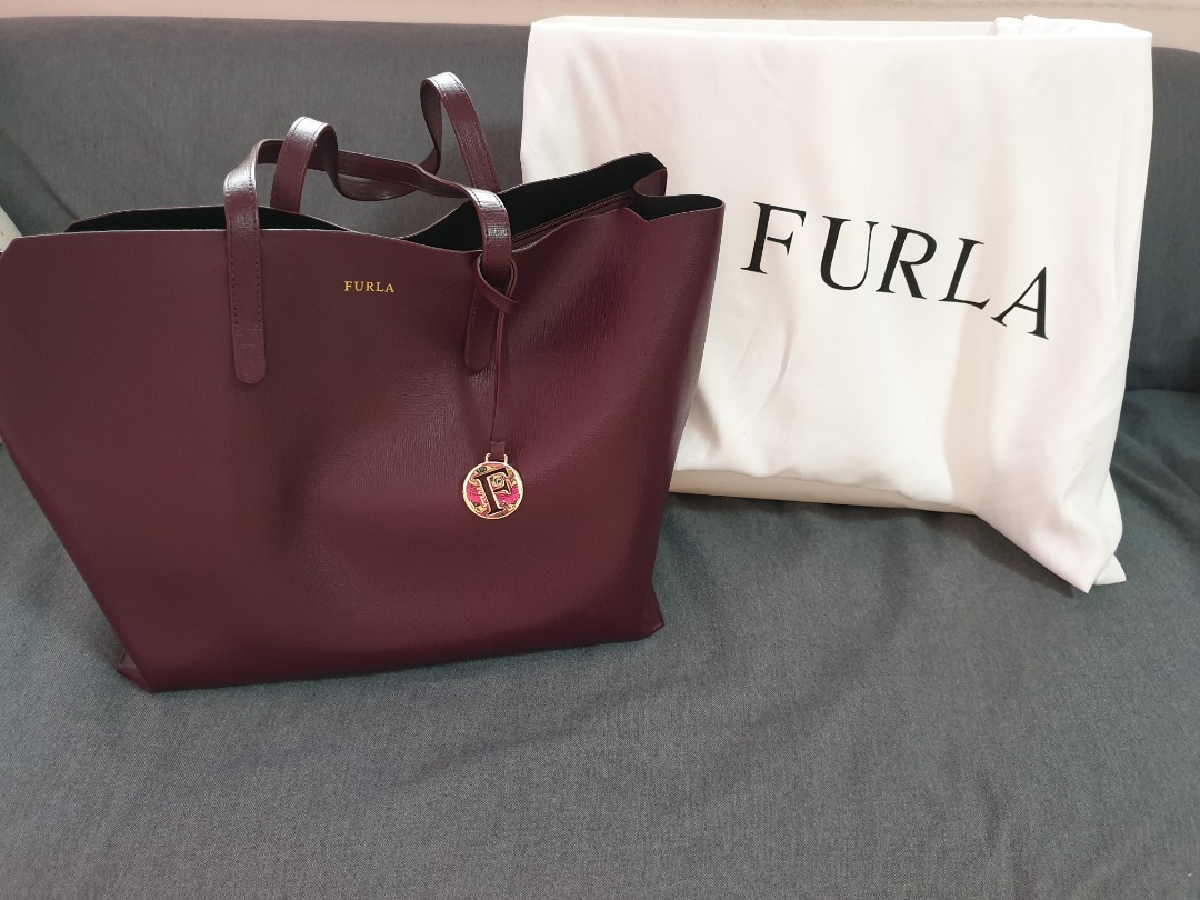 Furla tote bag - small sally tote , 名牌, 手袋及銀包- Carousell