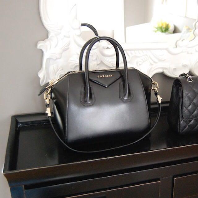 Givenchy antigona mini smooth on sale leather