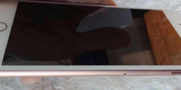 iPhone 8plus 256gb (Category: iPhone 8 Series) located in Makati City. Submitted by luckyriver.56c980 (Listing ID 228552972, Image 3). Description: iPhone 8 plus 256 gb Rose Gold *Original Price at Php 59,000 Inclusive of phone cases and tempered glass. .
