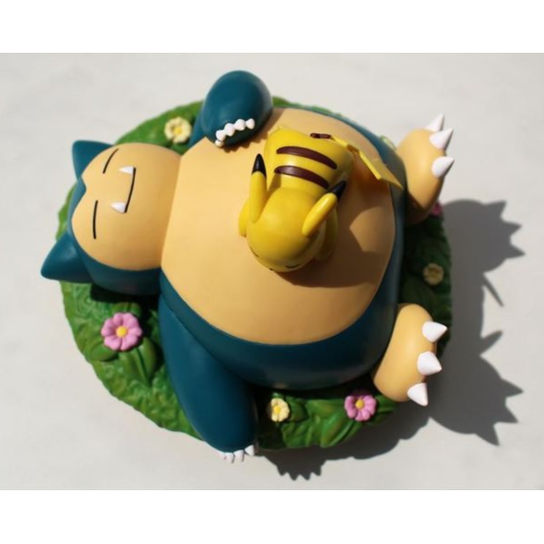 snorlax pikachu figure