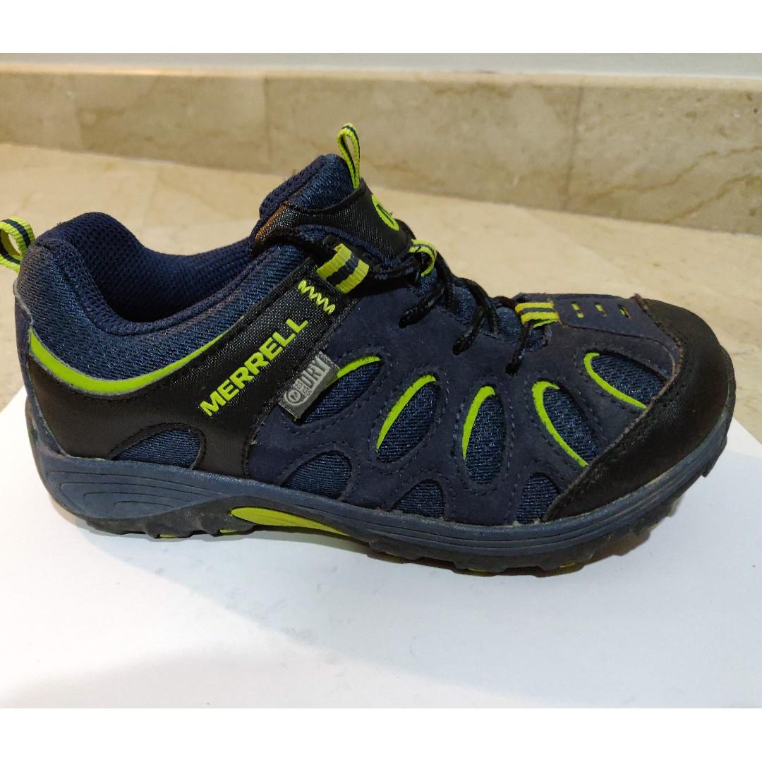 merrell low top hiking shoes