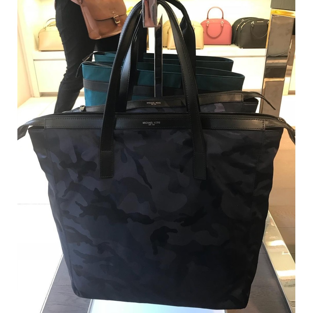 michael kors mens tote