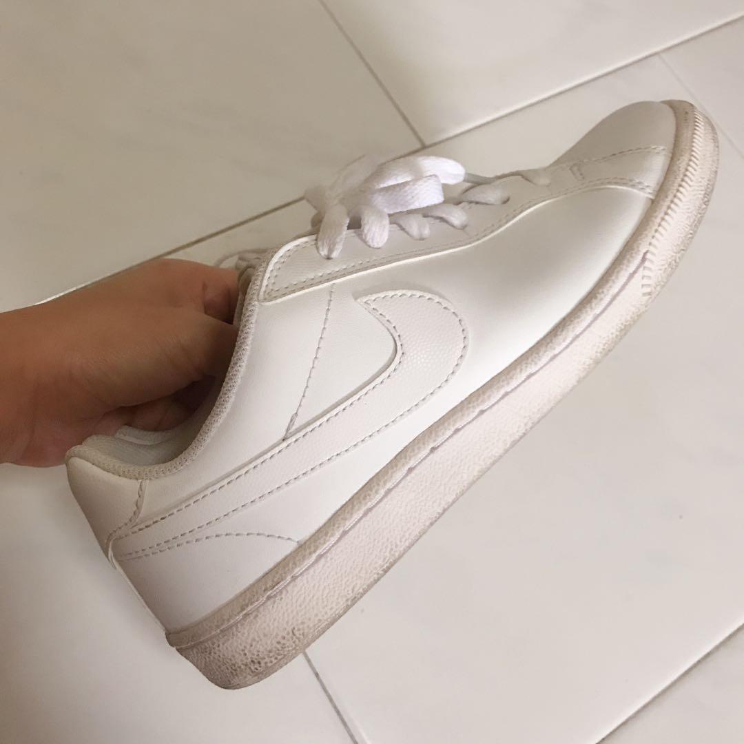 trendy white nike sneakers womens