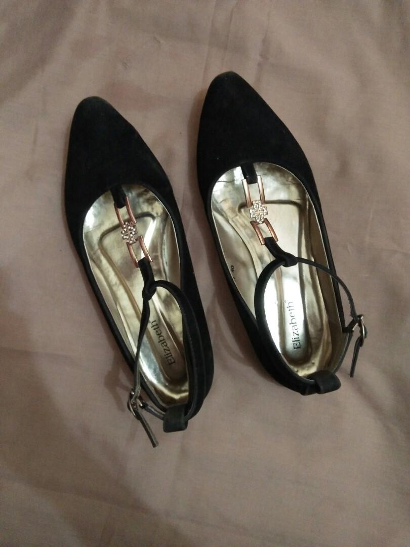 Sepatu Wanita Merk Elizabeth Fesyen Wanita Sepatu Di Carousell