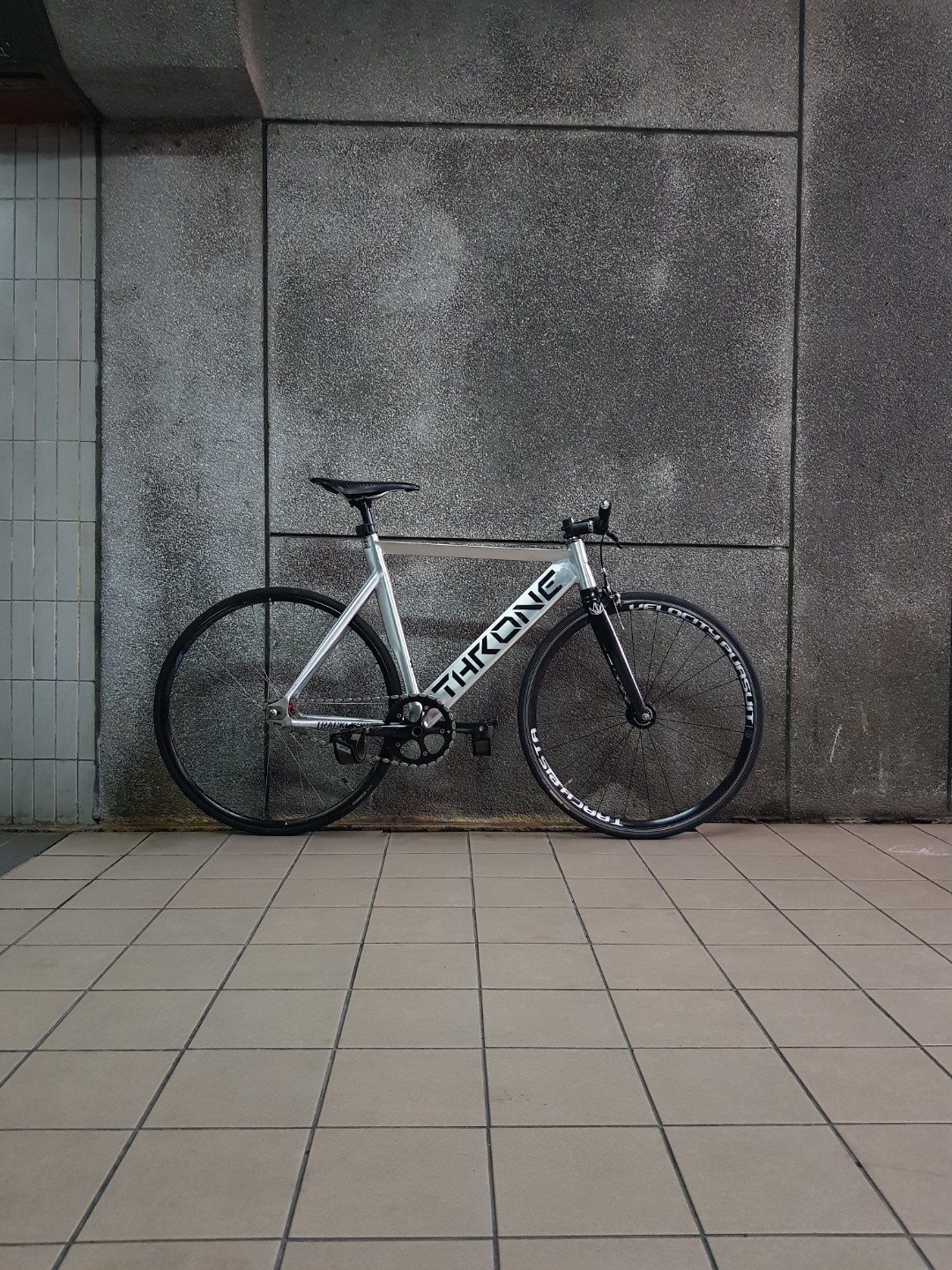 Throne frameset outlet