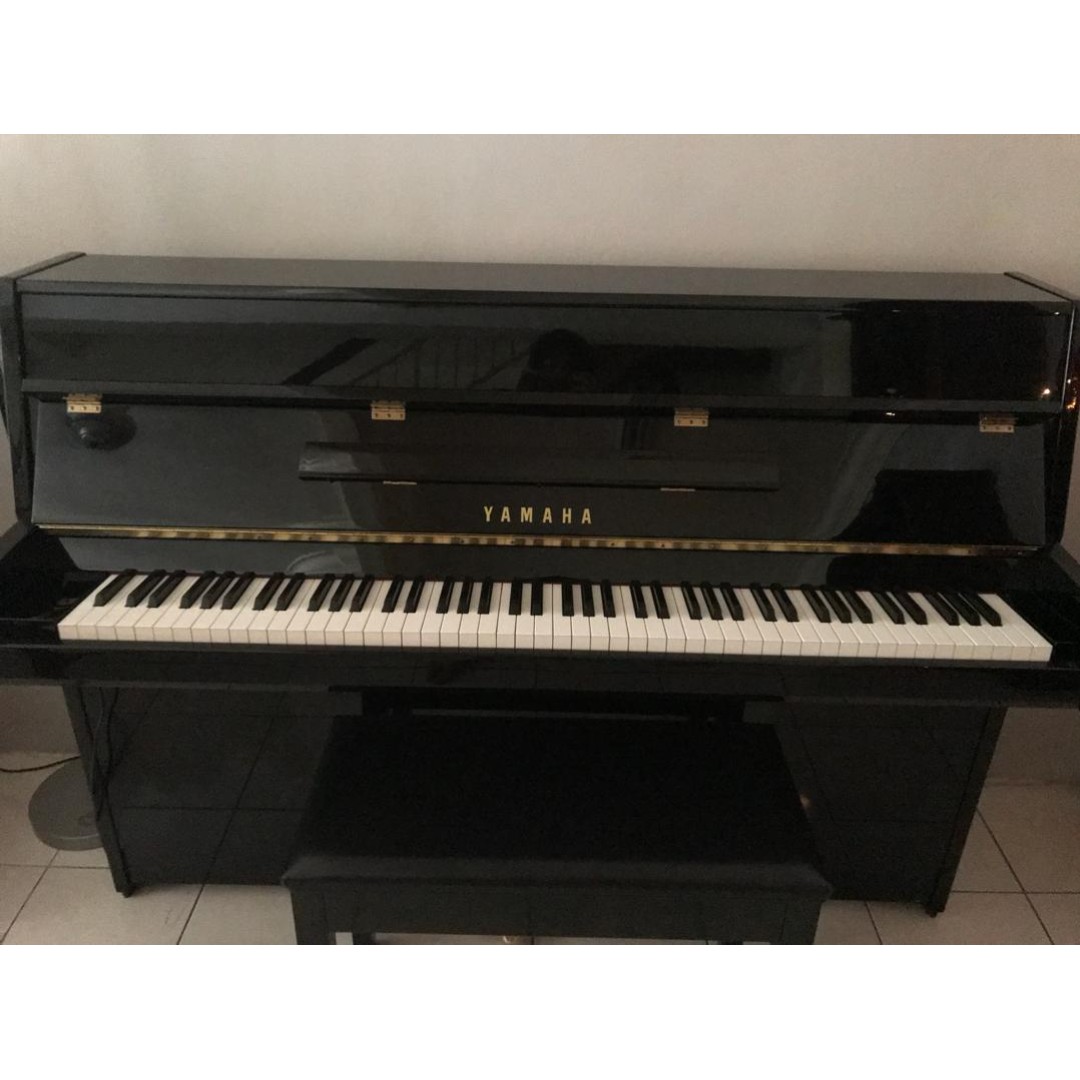 Yamaha Upright Piano, Hobbies & Toys, Music & Media, Musical