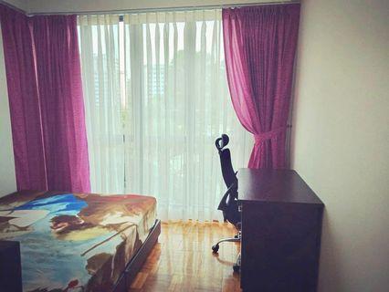 Room for rent available