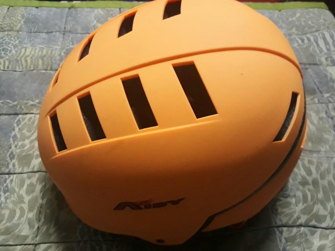 AIDY Helmet (Orange) (Category: Motorbikes) located in Manila. Submitted by nomadprime (Listing ID 228625805, Image 1). Description: - Brand new and never been used - Selling price: P300 only (Normally retails for P600+ in Quiapo) - RFS: Wrong type bought - Meet ups: LRT 2 V. Mapa/Pureza station or anywhere within Sta. Mesa or Stop and Shop area - Interested? For faster transaction, contact me at: 0927-668-1397 Thank you..