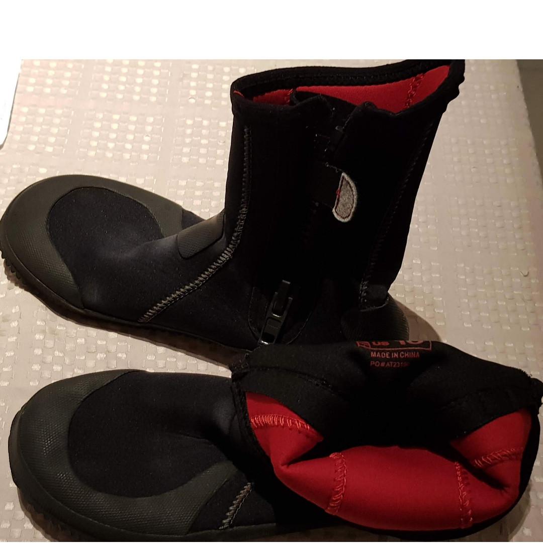 Aqua Lung 5mm Diving Boots 43 44 Sports Sports Apparel On Carousell