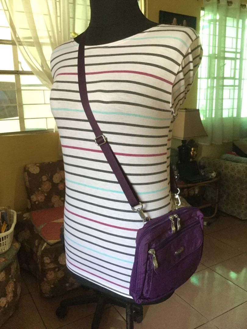 Baggallini wander outlet bag