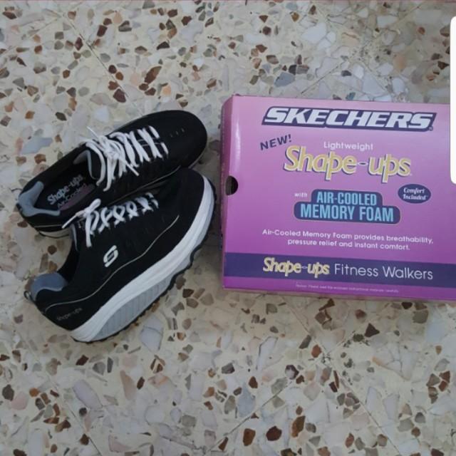 sketchers on clearance