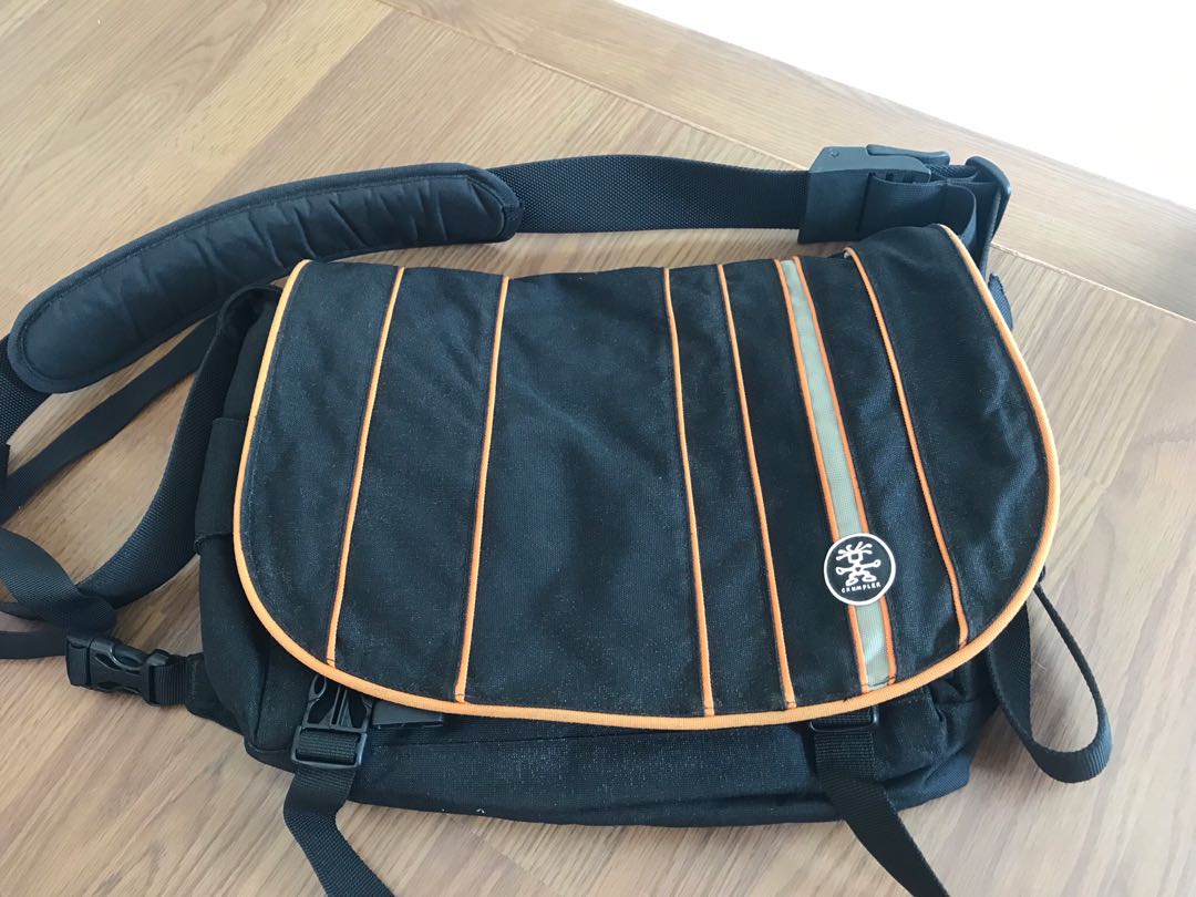 Crumpler Cheesy Disco L laptop/messenger Men's Fashion, Bags, Sling Bags on Carousell