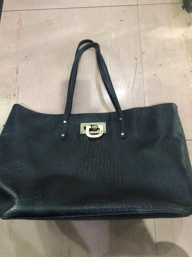 DKNY hobo bag in black (Category: Luxury Bags & Wallets) located in Manila. Submitted by bondea (Listing ID 220238580, Image 1). Description: Genuine leather DKNY black tote bag. Nice in actual. Selling it low. Bought it at P10499.00.