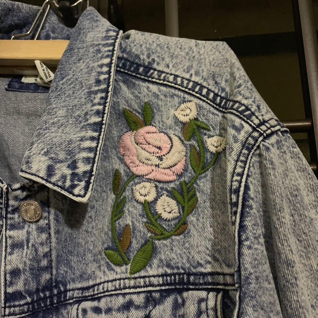 FOREVER 21 Denim Jacket with Flower Embroidery Women s Fashion Coats Jackets and Outerwear on Carousell
