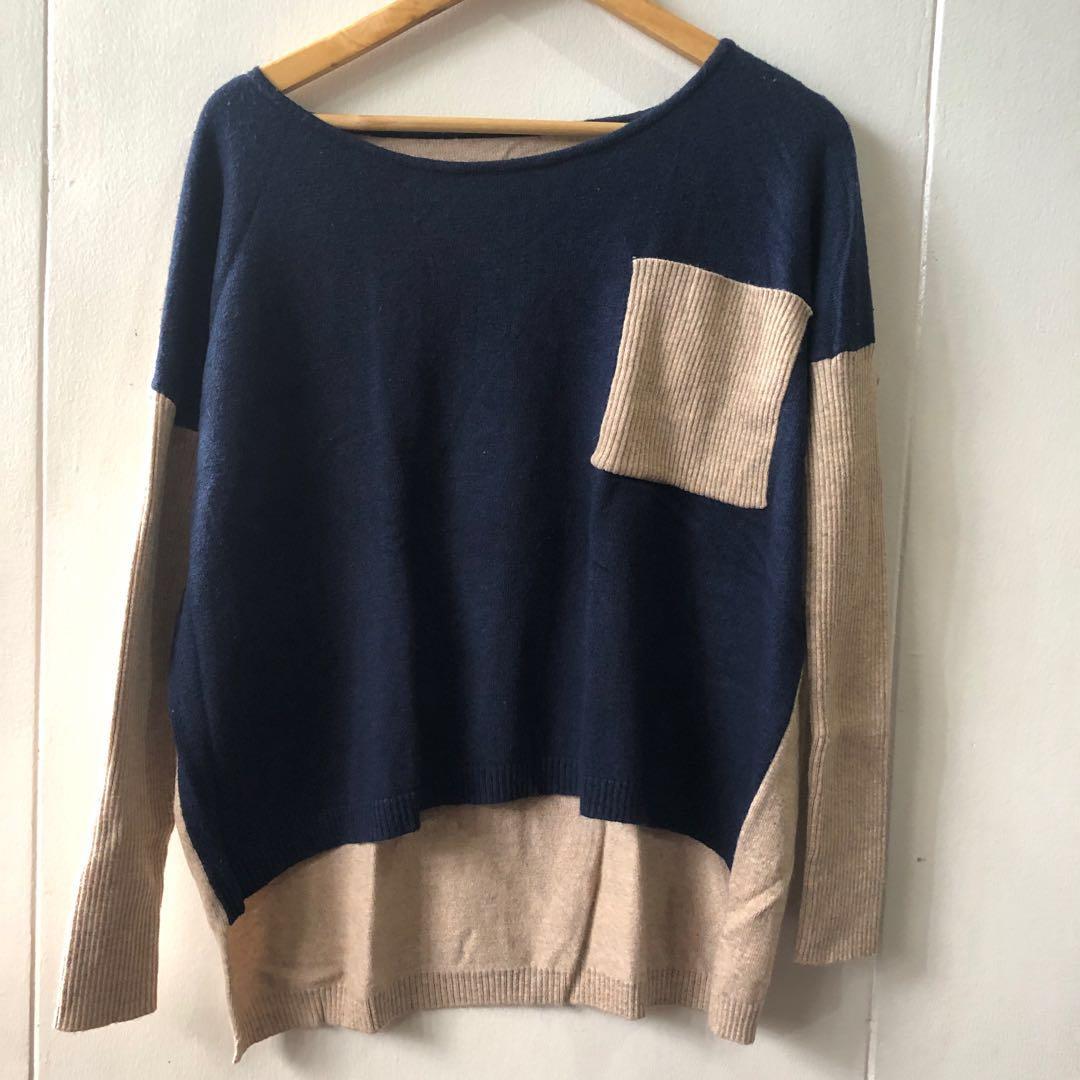 Korean Top Navy Blue and Beige (Category: Blouses) located in Manila. Submitted by blckndwt (Listing ID 228674282, Image 1). Description: #caroujamba .