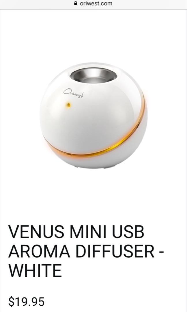 Mini Aroma Diffuser (Category: Health & Beauty Others) located in Toronto. Submitted by aelee (Listing ID 228634397, Image 1). Description: Brand new, don't use because I have one already! Perfect for desktop 😉 Discounts on bundles! Make me an offer :) .