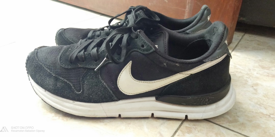 nike lunar internationalist