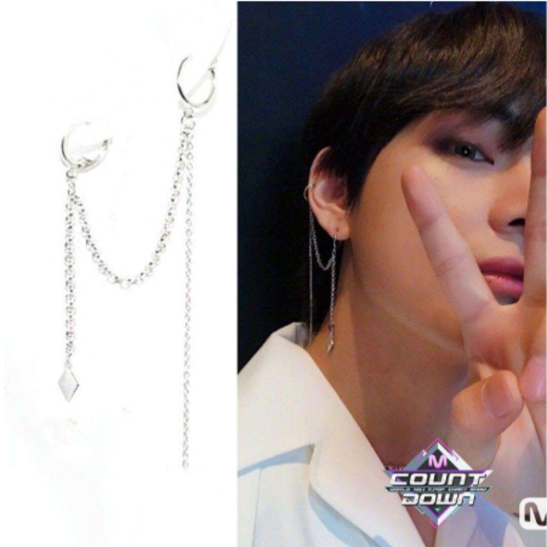 V long earring top