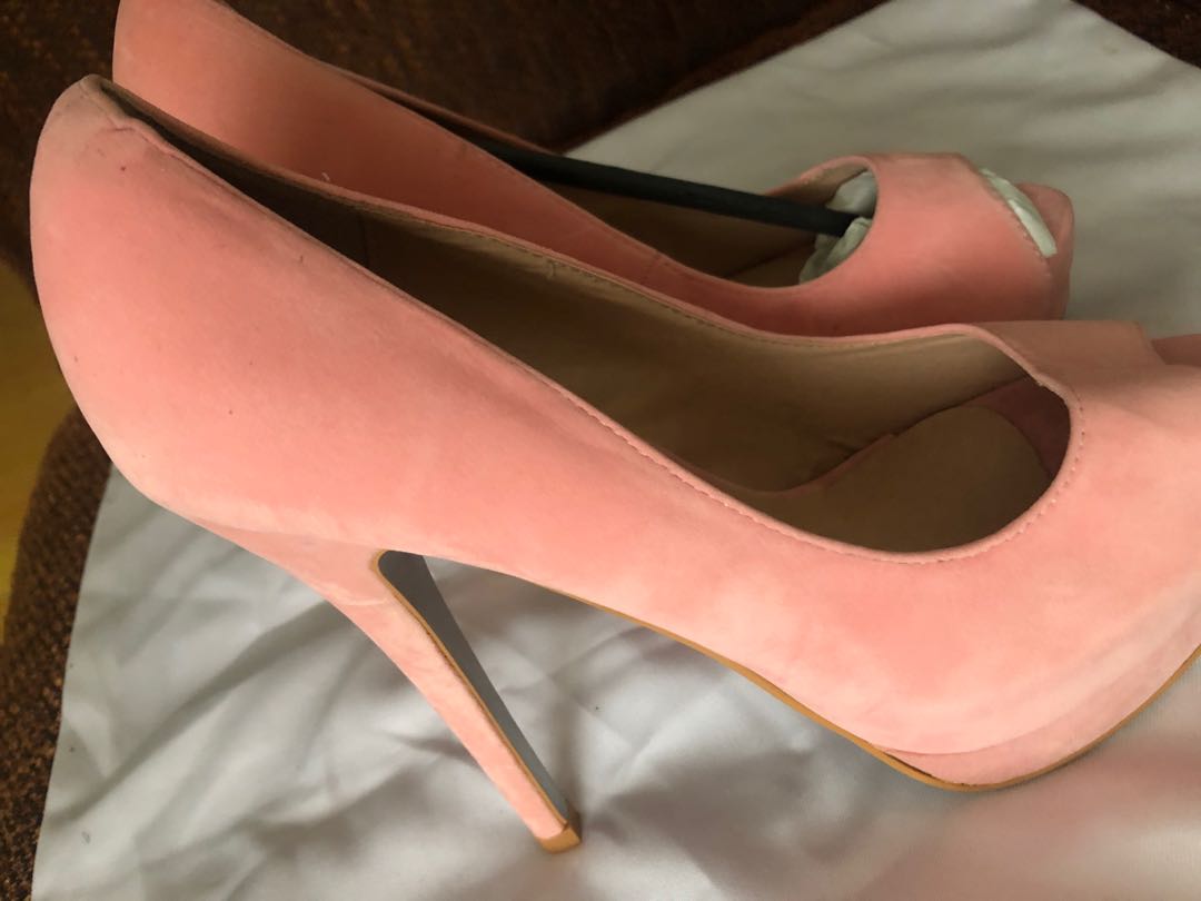 Peach high outlet heel shoes