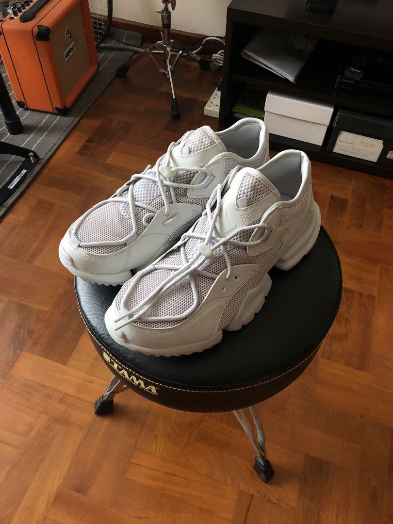 Reebok run r cheap 96 sneakers