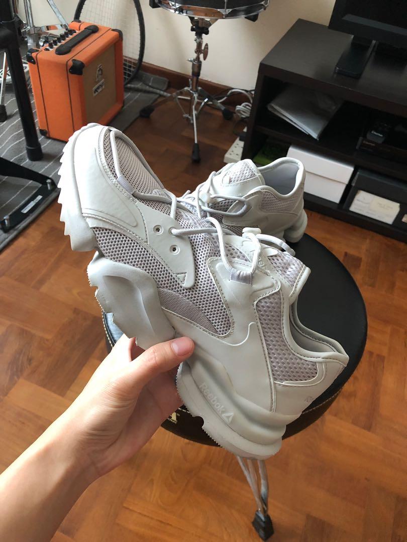 Reebok run discount r 96 sneakers