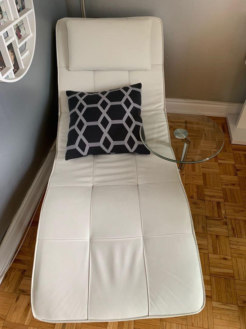 Structube chaise 2024 lounge