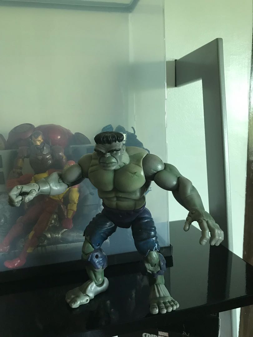gray hulk toy