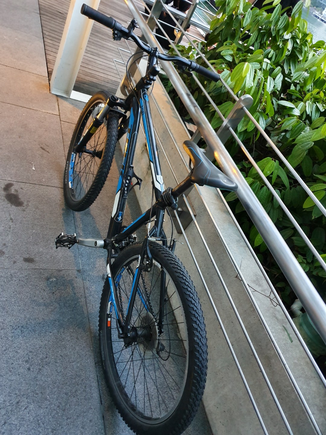 trek 3700 bicycle