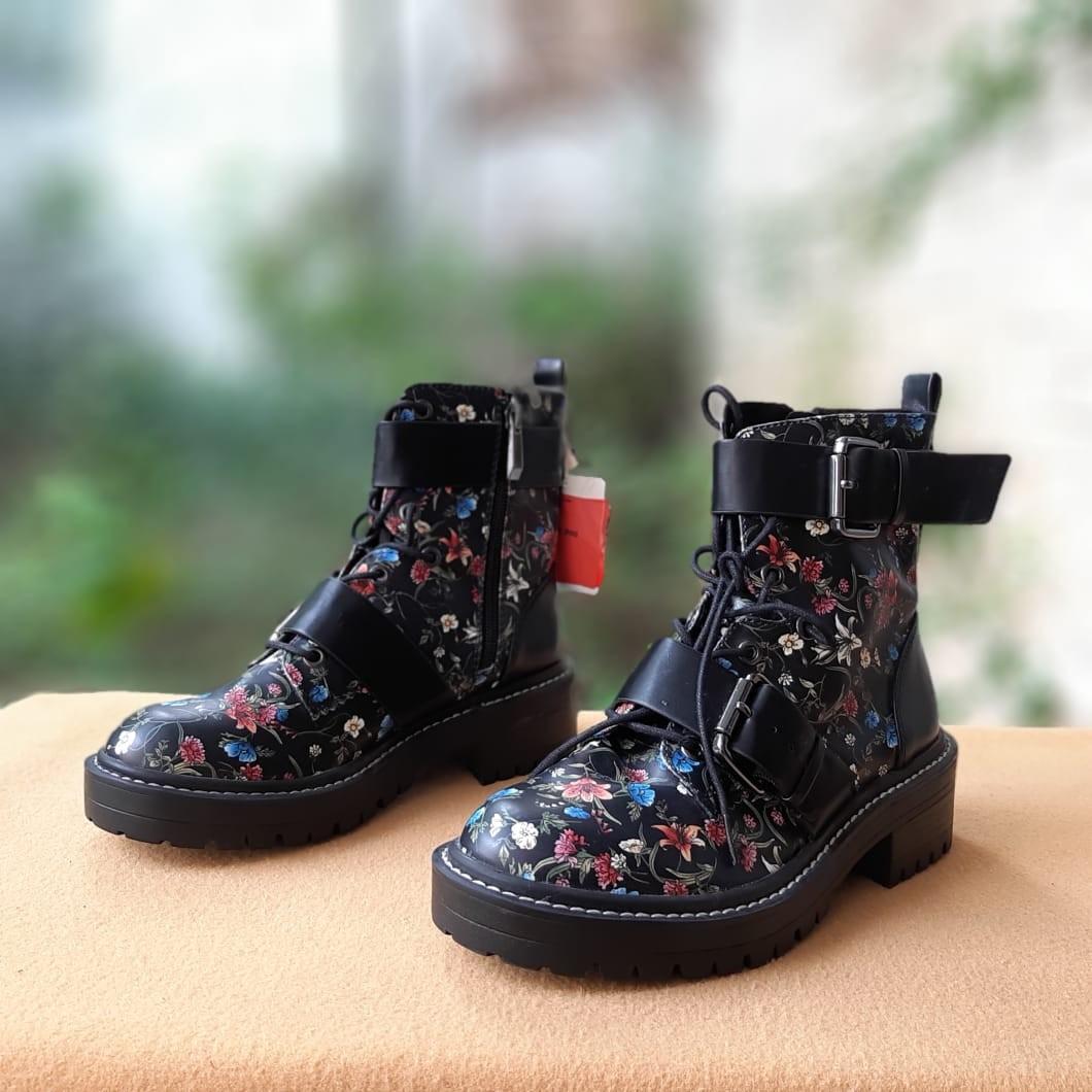 stradivarius floral boots