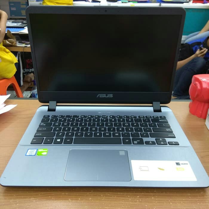 Asus A407uf Intel Core I5 8250 Ddr3 4gb Hdd 1 Tb Mx130 2gb Elektronik Komputer Laptop Di Carousell