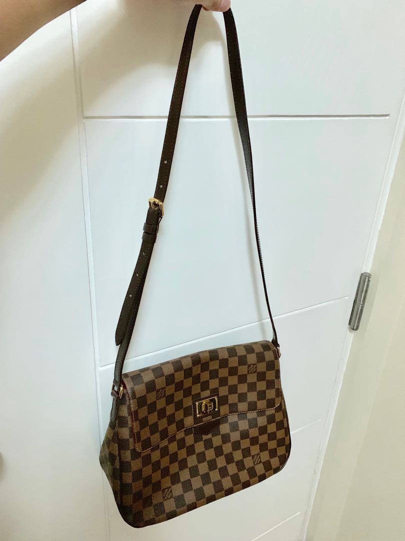 roseberries sling bag