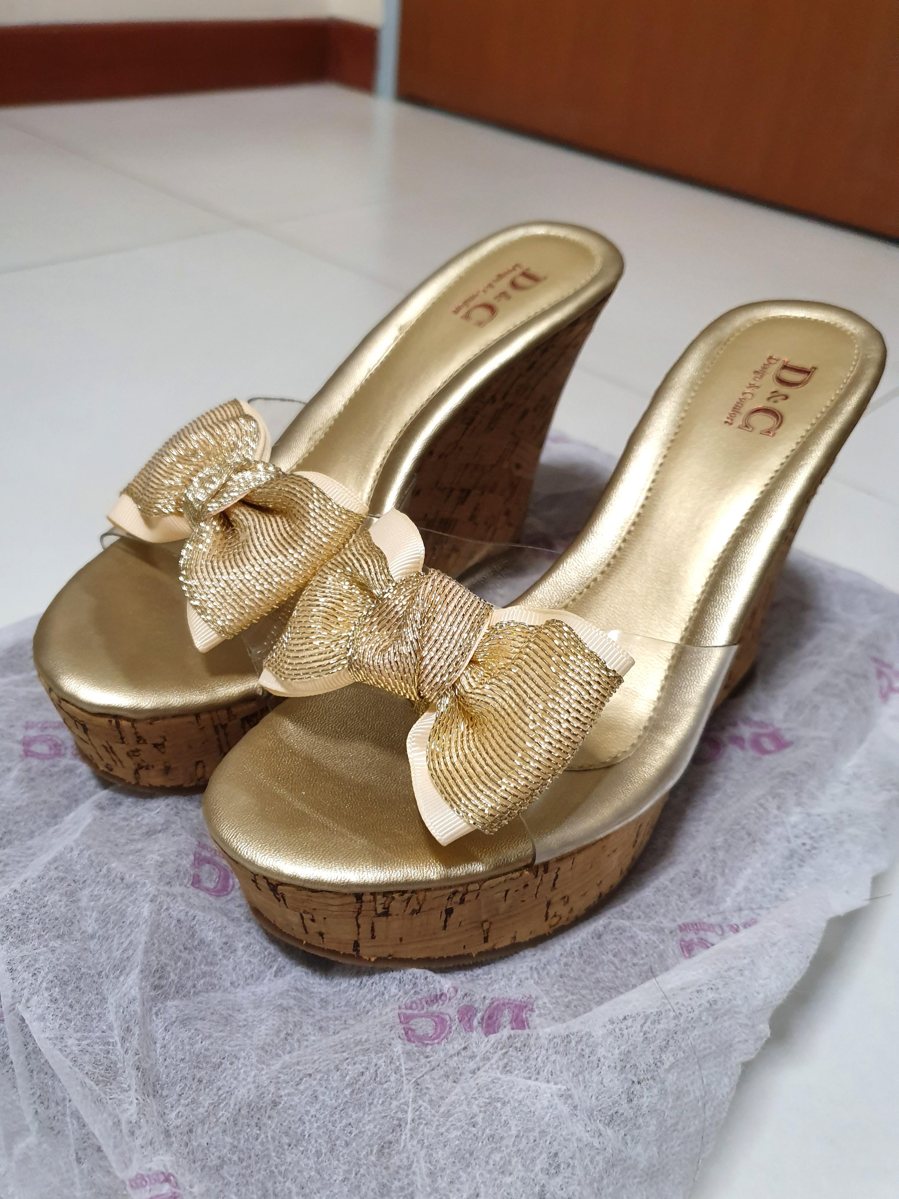 gold wedges