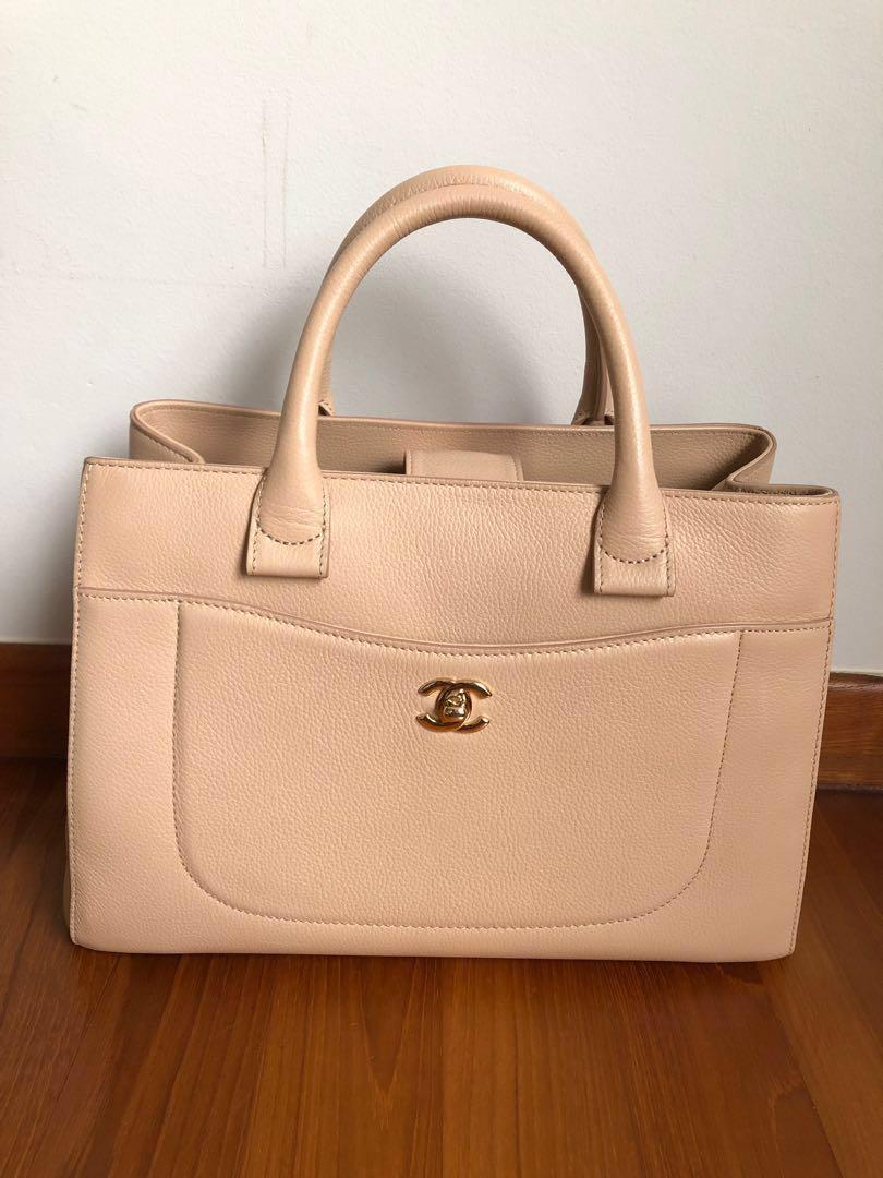 chanel neo executive tote large