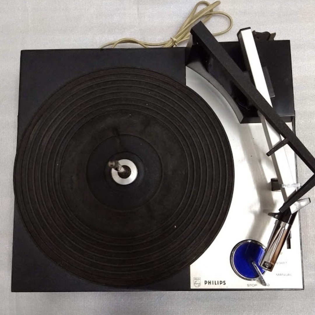 PHILIPS Vinyl Record Player (All Transistor Type), Hobbies & Toys