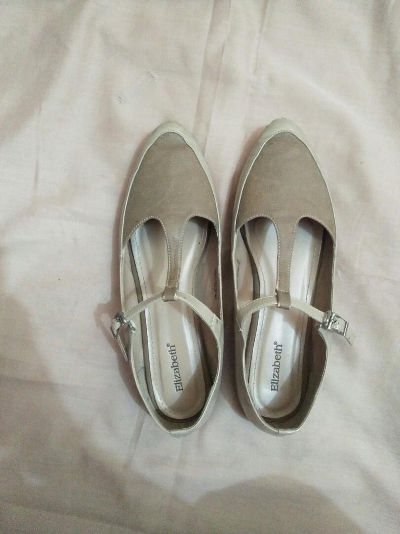 Sepatu Wanita Merk Elizabeth Fesyen Wanita Sepatu Di Carousell