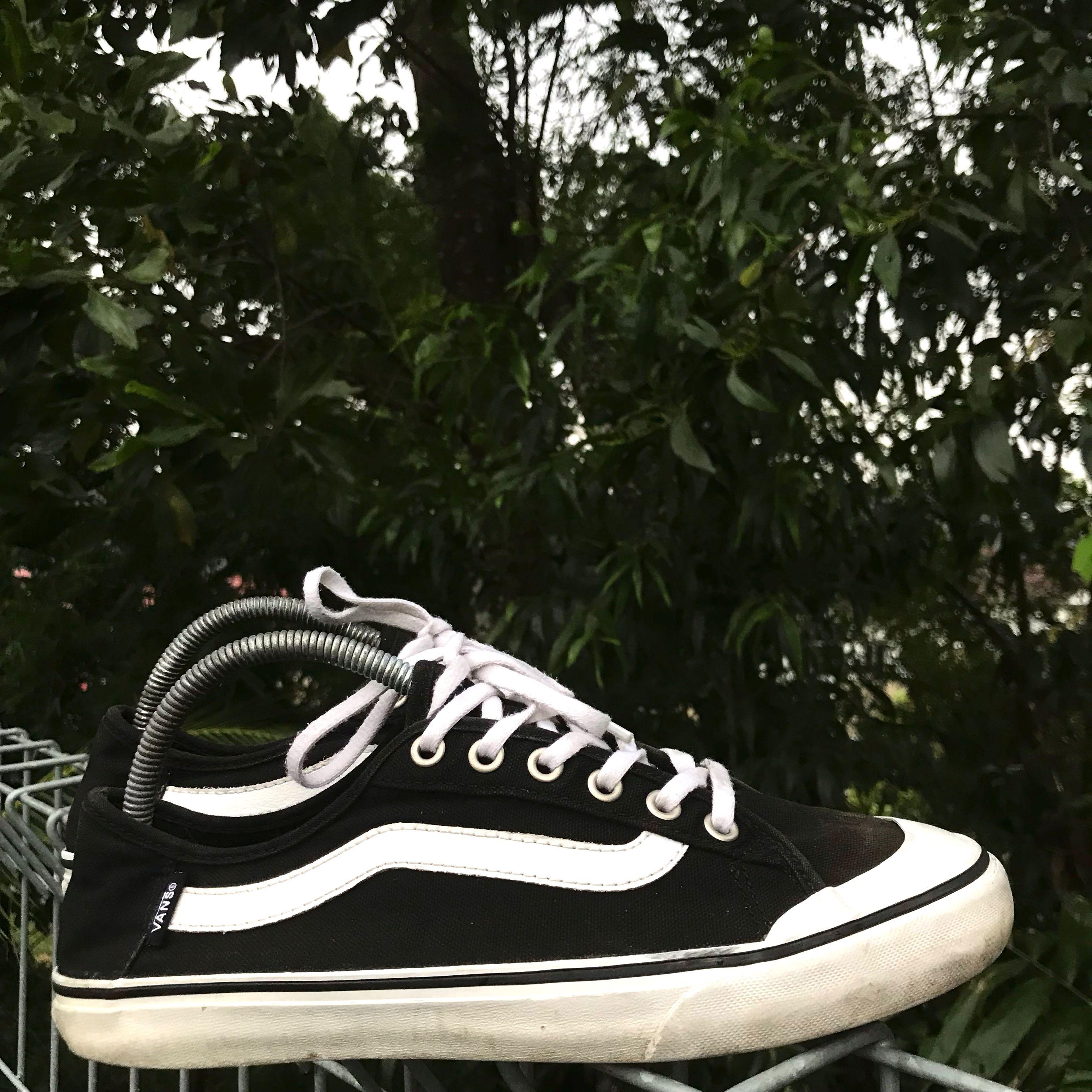 Vans old skool half moon hot sale