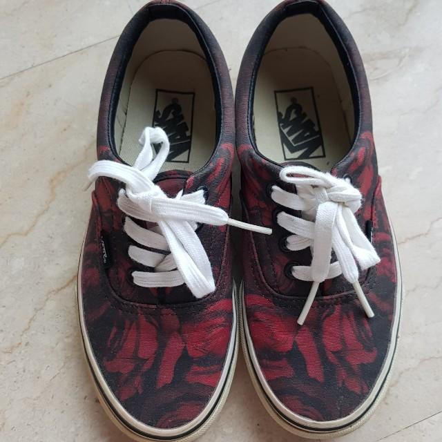Red rose vans shop