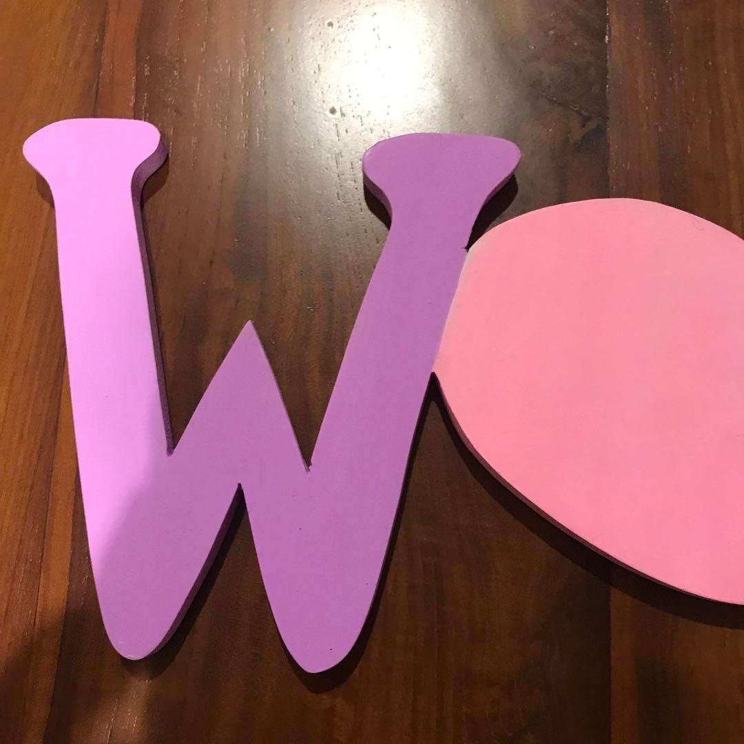Wooden Letter Huruf Dekorasi Kayu W Love Y Perabotan Rumah Di Carousell
